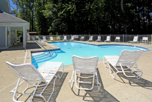 oakview square apartments chesterfield Michigan