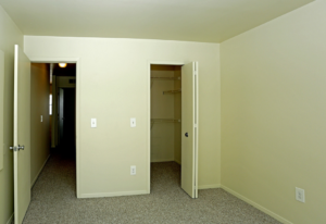 oakview square apartments chesterfield Michigan